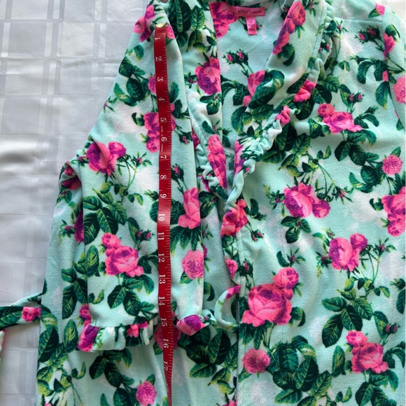 Betsey Johnson Soft Terrycloth Floral Print Short Batgrobe with Belt - Picture 8 of 15